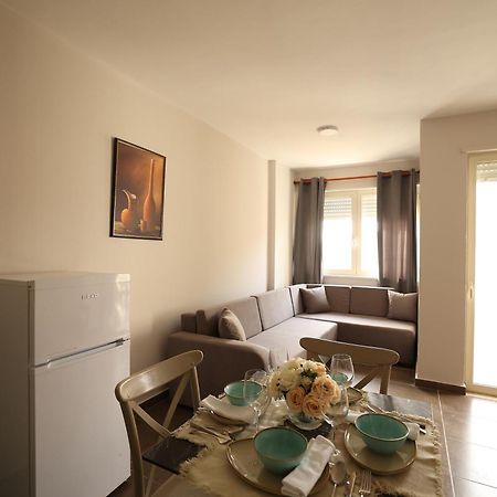 Dyrrah Seaside Apartments Durres Ngoại thất bức ảnh